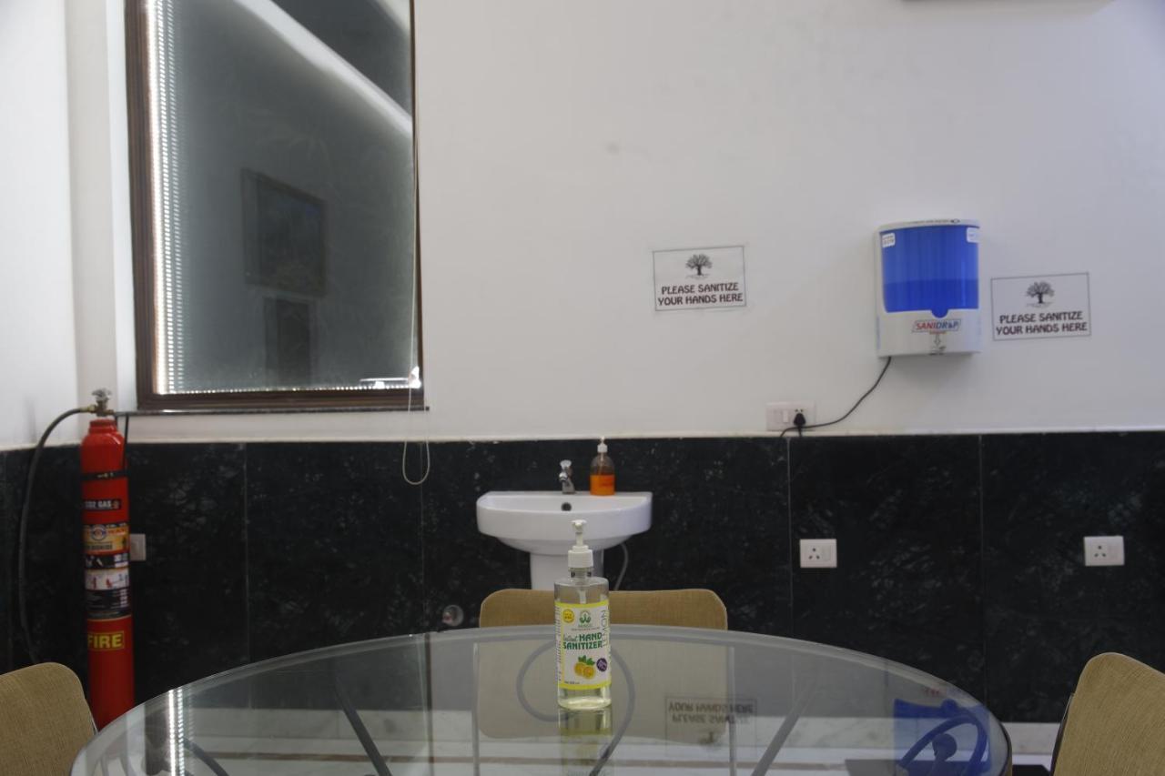 Bed and Breakfast Peepal Tree Residency Near Max Hospital Saket Neu-Delhi Exterior foto