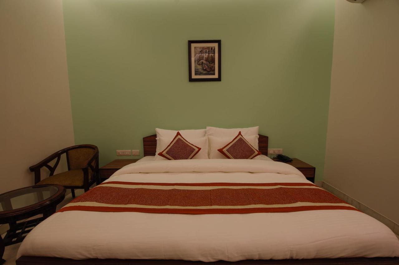 Bed and Breakfast Peepal Tree Residency Near Max Hospital Saket Neu-Delhi Exterior foto