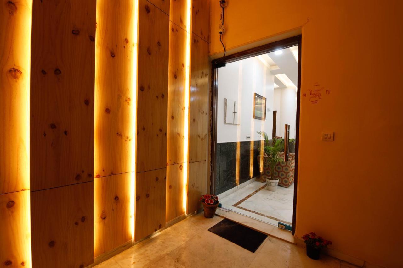 Bed and Breakfast Peepal Tree Residency Near Max Hospital Saket Neu-Delhi Exterior foto