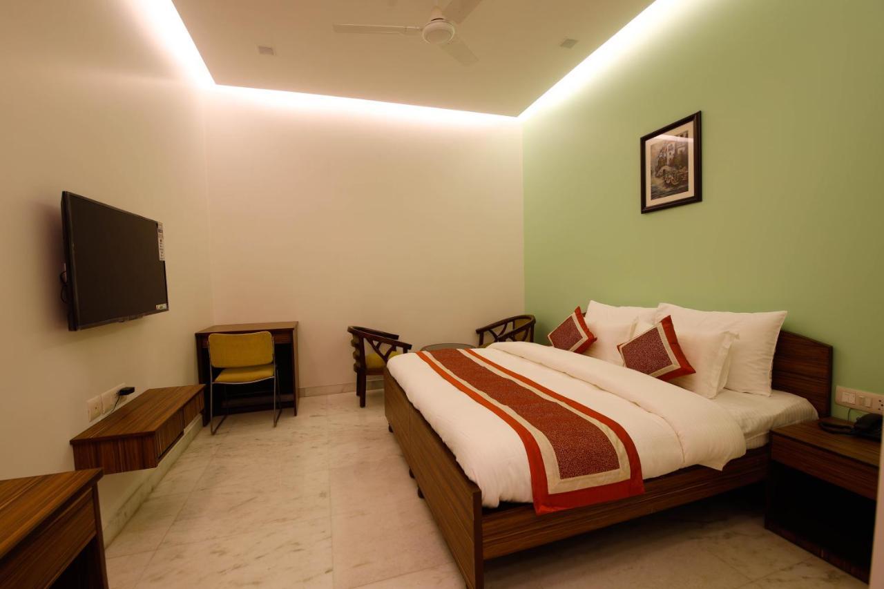 Bed and Breakfast Peepal Tree Residency Near Max Hospital Saket Neu-Delhi Exterior foto