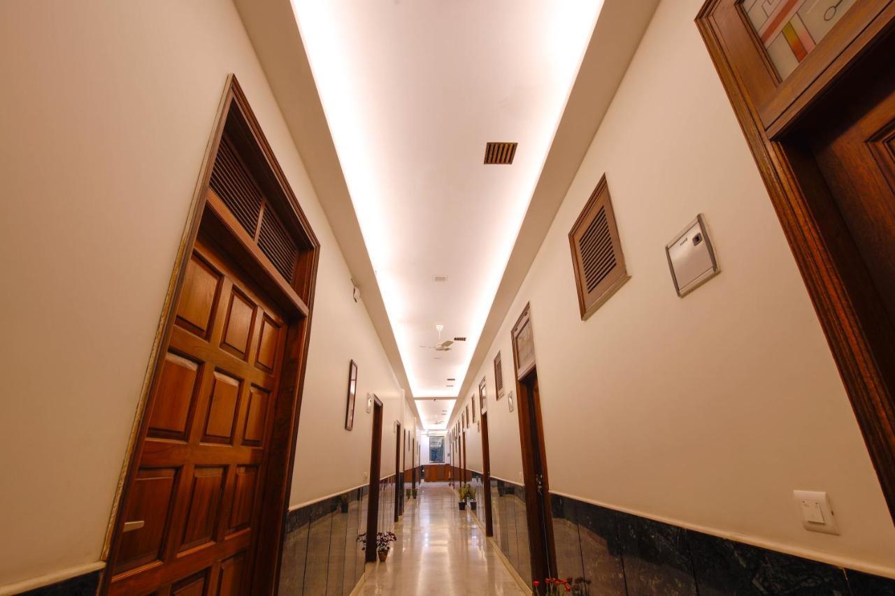 Bed and Breakfast Peepal Tree Residency Near Max Hospital Saket Neu-Delhi Exterior foto