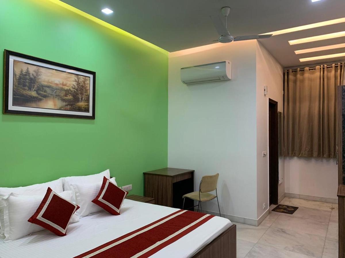 Bed and Breakfast Peepal Tree Residency Near Max Hospital Saket Neu-Delhi Exterior foto